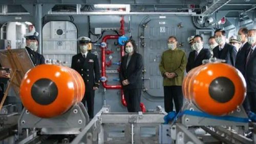 臺(tái)軍新艦下水蔡英文吹噓，美媒揭穿戰(zhàn)斗力短板